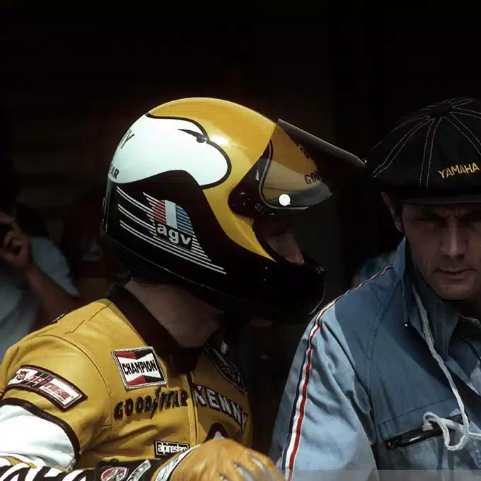 AGV vô địch hạng 500cc cùng Kenny Roberts